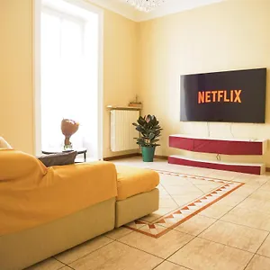 Wonderful Downtown Apartment-hd Netflix, King-size Bed, Two Minutes' Walk From Metro , Milán Italia